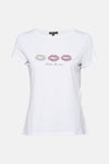 Wit T-shirt met korte mouwen van MORE & MORE, met strass-lippenmotieven en de tekst "talk to me".