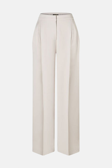 Beige broek van MORE & MORE, rechte pasvorm met verticale plooien, paspelzakken achter.