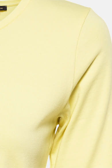 Geel T-shirt met korte mouwen van MORE & MORE, van getextureerd tricot, met ronde hals.