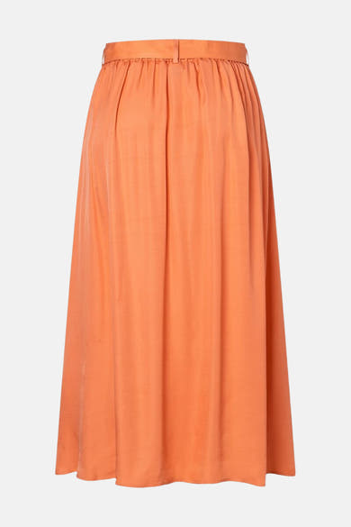 Jupe longue orange de MORE & MORE, taille haute froncée, coupe évasée et fluide.
