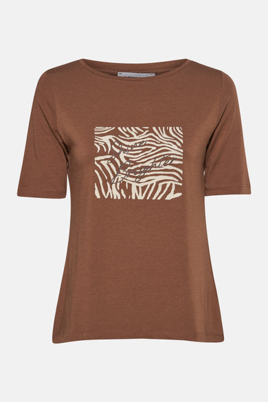 T-shirt à manches courtes brun de MORE & MORE, avec un motif zébré carré sur le devant.
