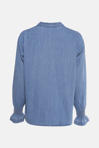 Blauwe blouse met lange mouwen van MORE & MORE met smockdetails bij de manchetten en een opstaande, geplooide kraag.