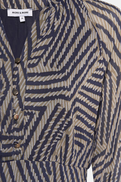 Multikleurenjurk met lange mouwen van MORE & MORE, geometrische print met knopen aan de voorkant.