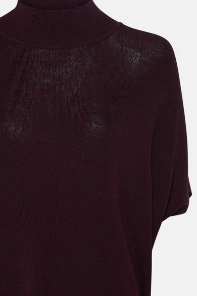 Pull rouge bordeaux de More & More, en maille fine avec col montant.