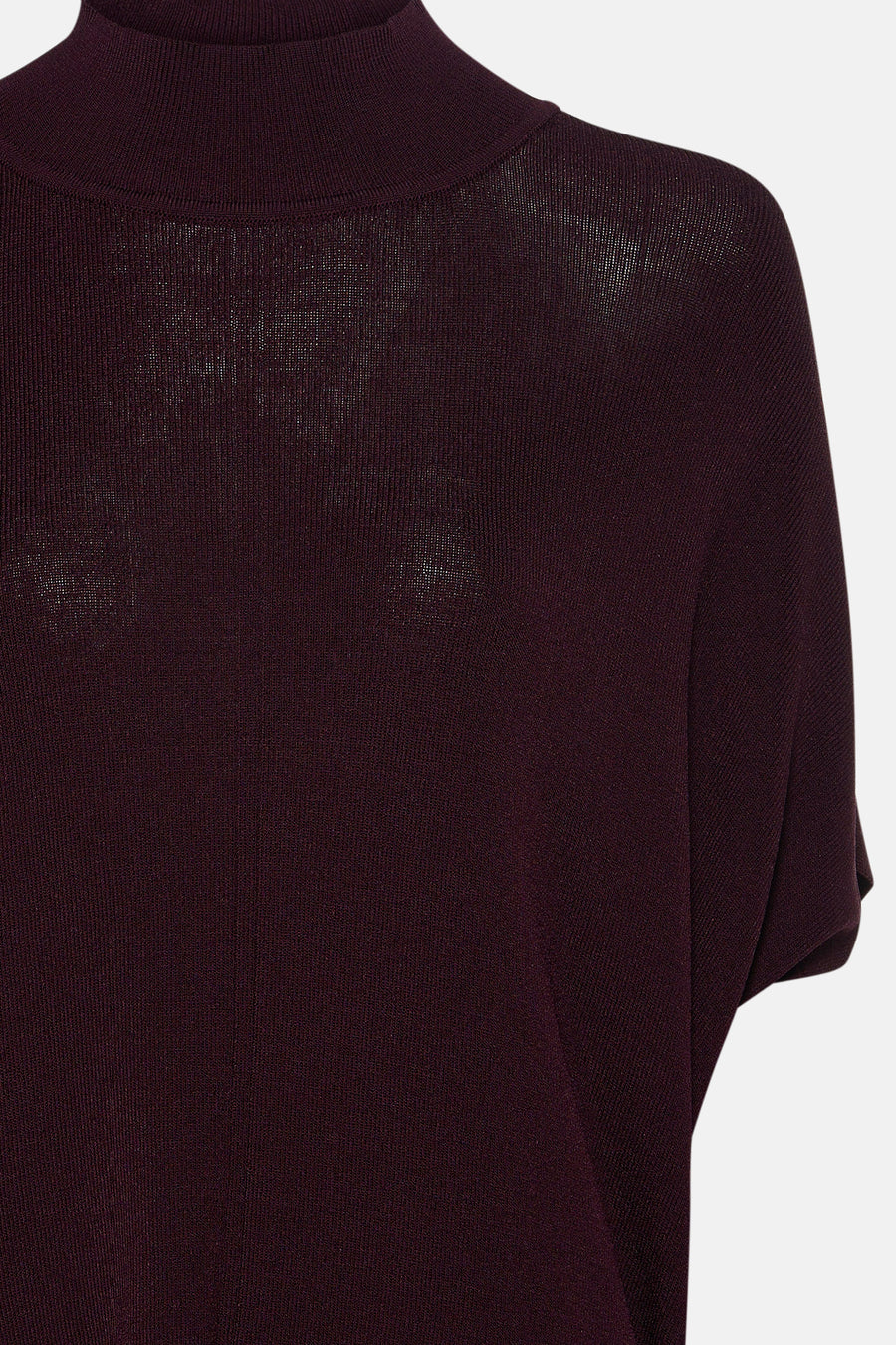Pull rouge bordeaux de More & More, en maille fine avec col montant.
