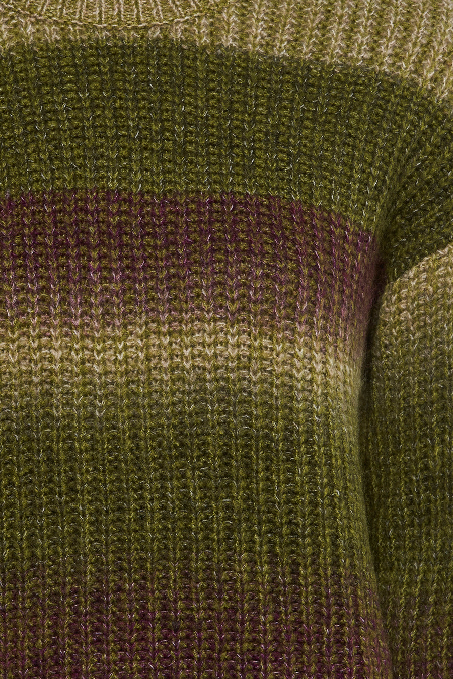 Groene trui met ronde hals van MORE & MORE, met horizontale strepen en een gebreide textuur.