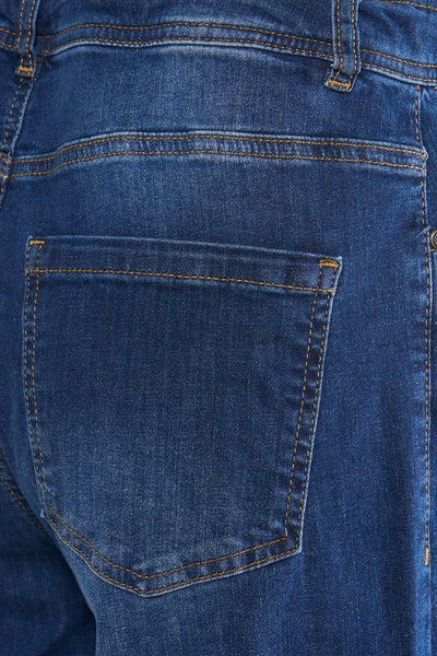 Rechte donkerblauwe denim jeans van MORE & MORE, met contrasterende stiksels en zichtbare achterzak.