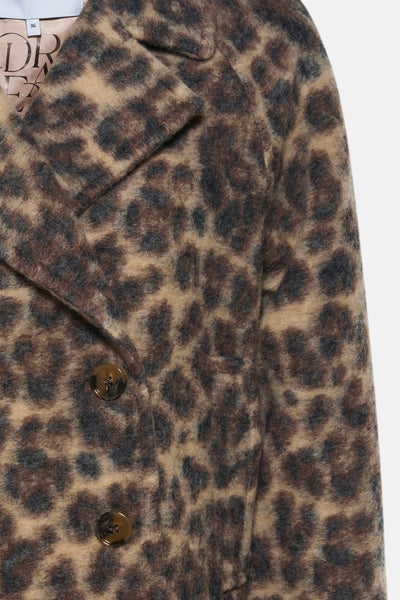 Veste courte multicolore de MORE & MORE avec motif léopard et fermeture à boutons.

