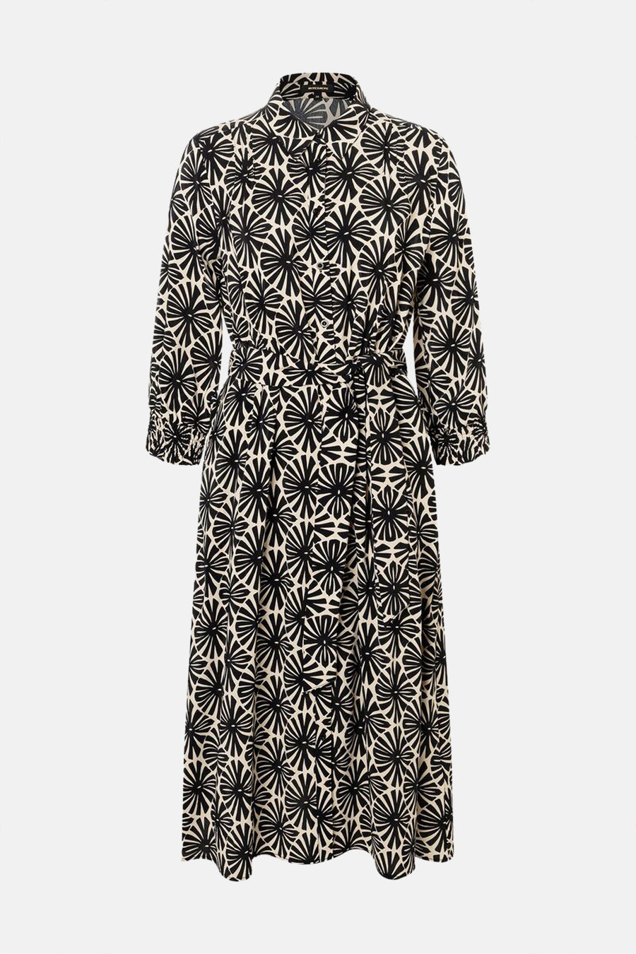 Zwarte jurk met print van MORE & MORE, met bloemenpatroon over het hele kledingstuk, achterzijde.