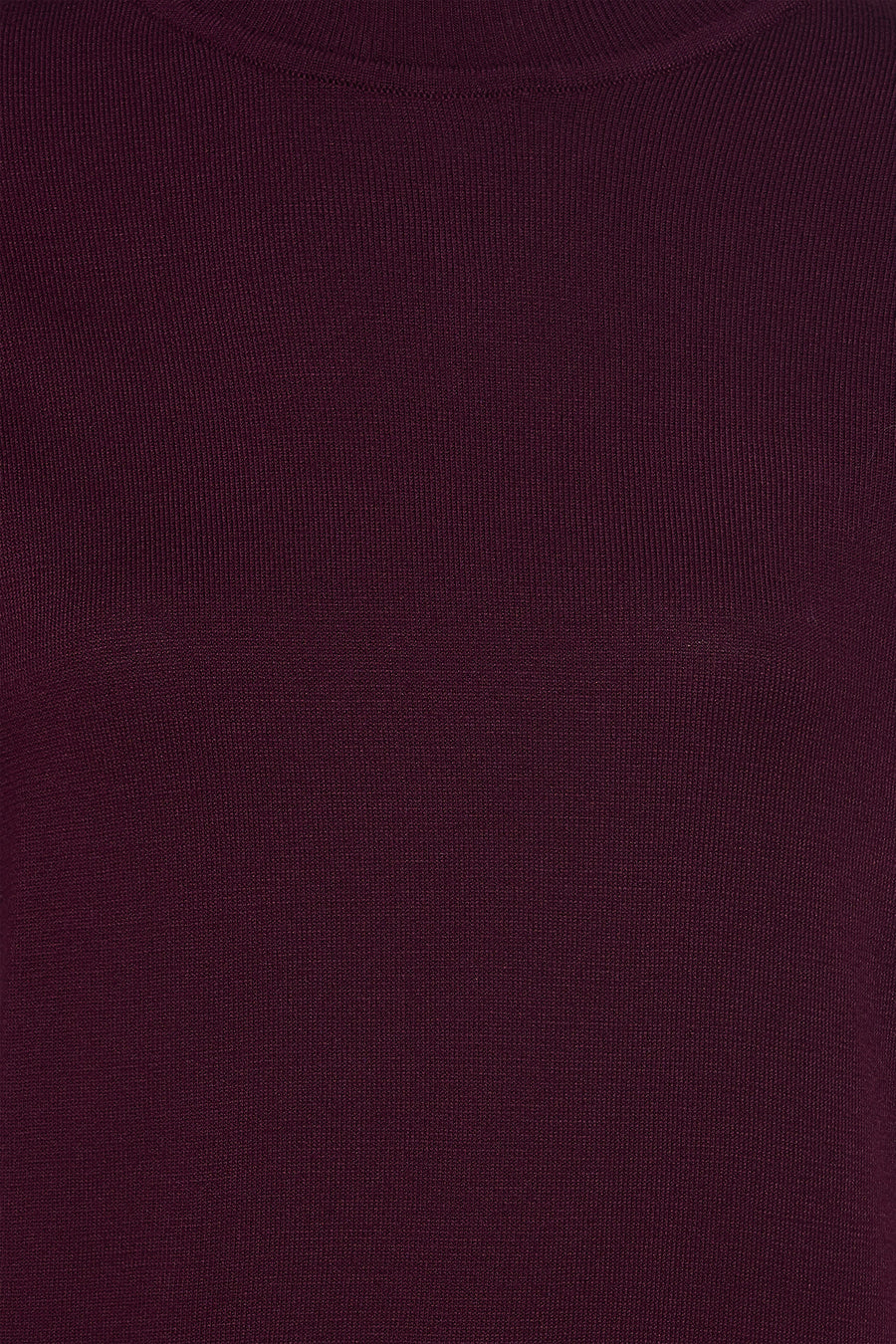 Bordeaux coltrui van MORE & MORE, in fijne ribgebreide stof, zachte textuur.