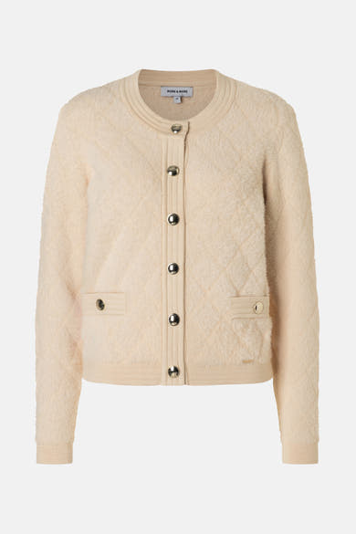 Beige cardigan van MORE & MORE met een pluizige textuur en een ruitpatroon.