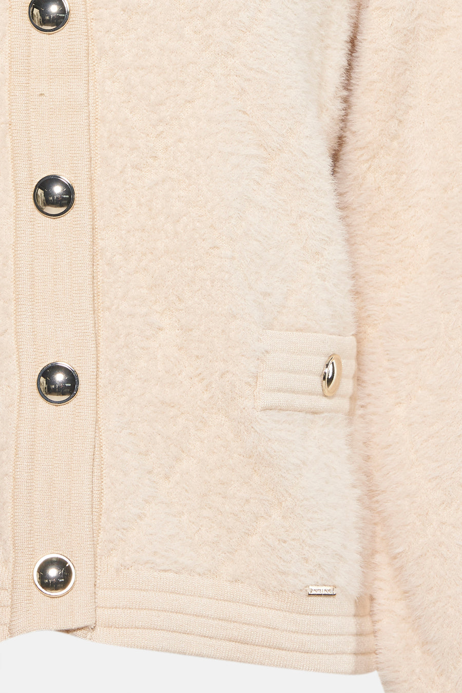Beige cardigan van pluizig breisel van MORE & MORE met zilverkleurige knopen en een klein zakje.
