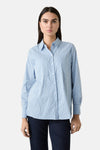 Chemise bleue à rayures blanches de MORE & MORE, avec manches longues et deux poches plaquées.