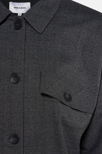 Blazer gris à carreaux de MORE & MORE avec boutons noirs et poche plaquée.