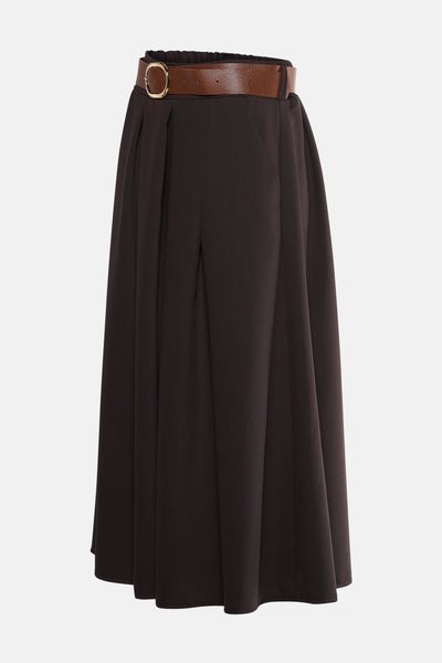 Terra di Siena bruine 3/4 rok met bruine riem, plooien en midi-lengte.