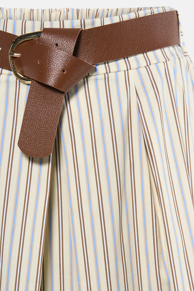 Jupe 3/4 jaune Terra di Siena à rayures bleu, marron et blanc avec ceinture marron.
