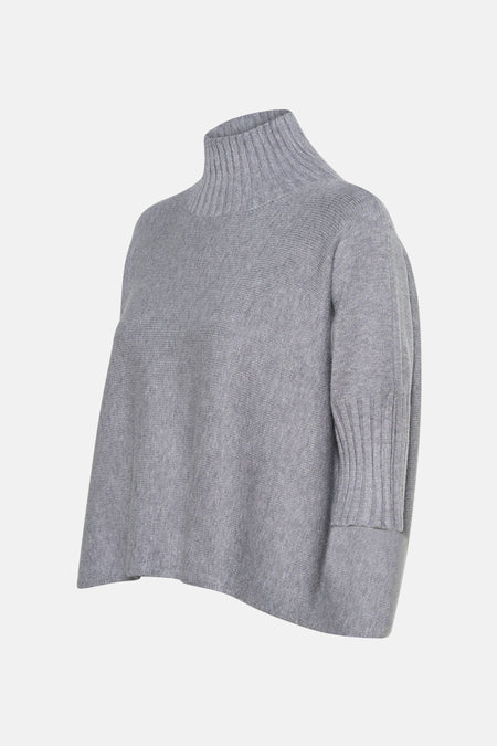 Pull col montant gris de Terra di Siena, en maille côtelée au col et aux poignets.