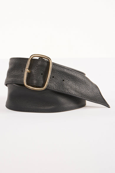 Ceinture noire en cuir de Legend, avec boucle dorée rectangulaire et texture grainée.