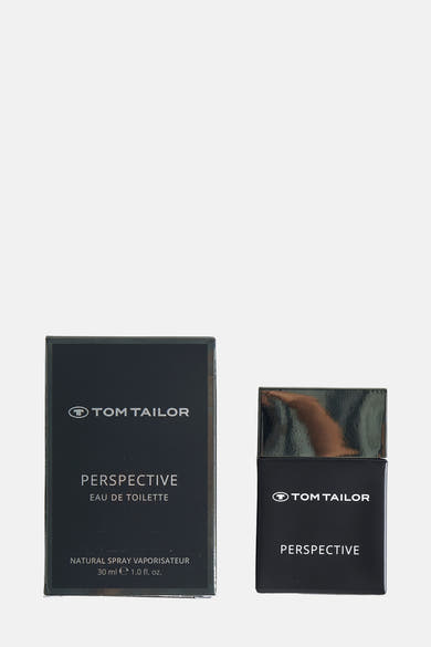 Eau de toilette Perspective par Tom Tailor, présentée avec son emballage assorti noir et gris.
