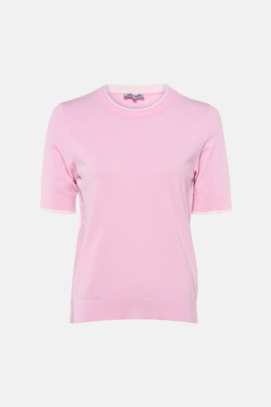 Pull rose à col rond de MORE & MORE, avec finitions blanches au col et aux manches courtes.