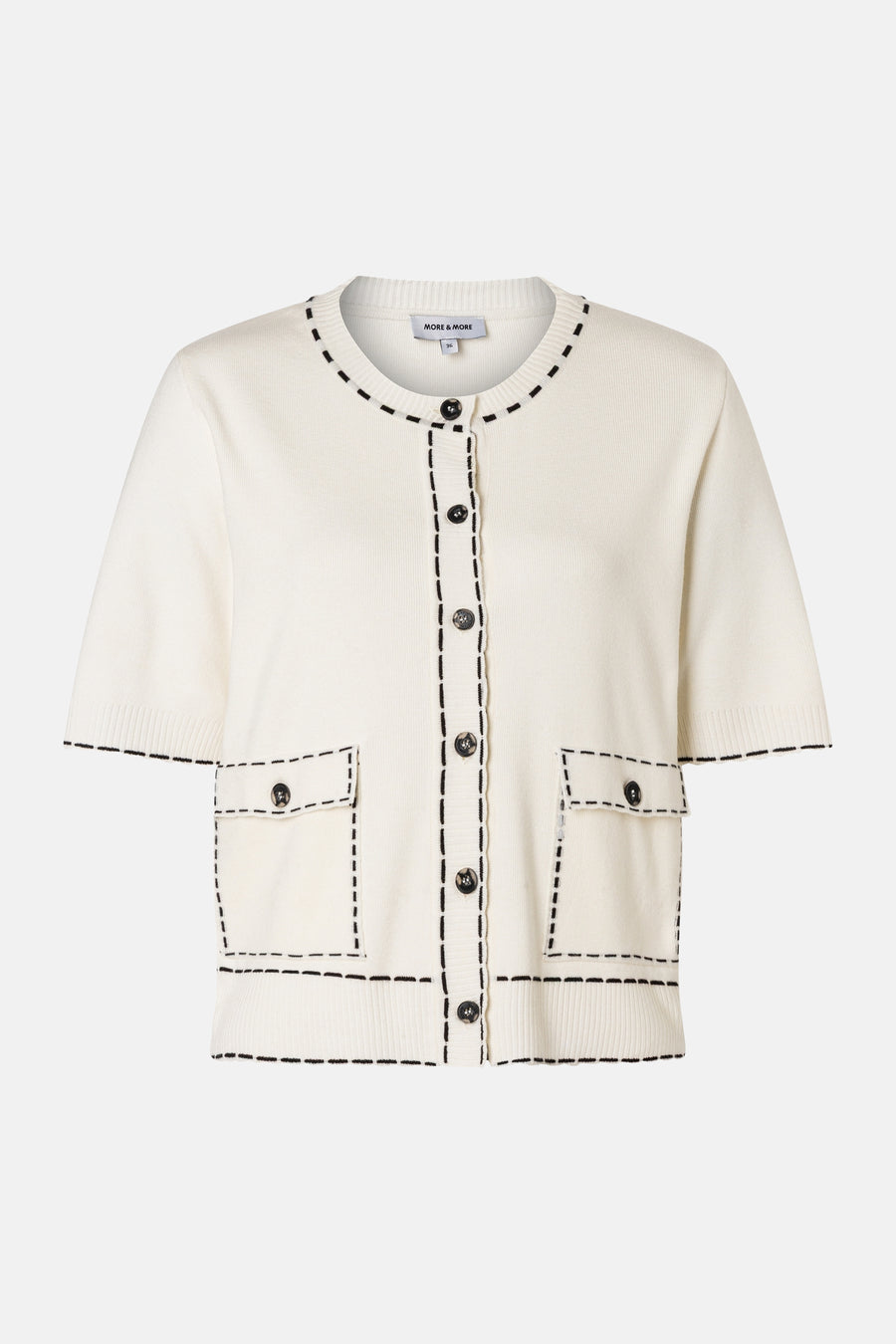 Gilet blanc de MORE & MORE, avec manches courtes, poches plaquées et bordure contrastante noire.
