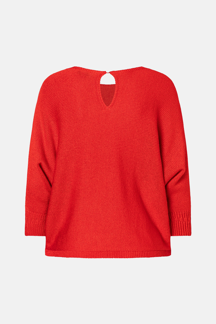 Pull à col rond rouge de MORE & MORE, avec une ouverture goutte d'eau discrète au dos.
