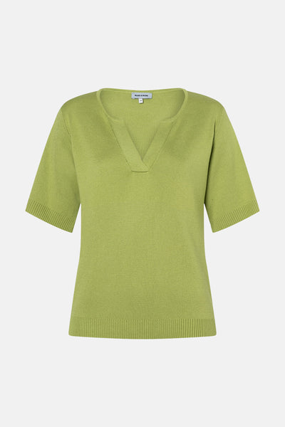 Groene gebreide trui van MORE & MORE, met V-hals.