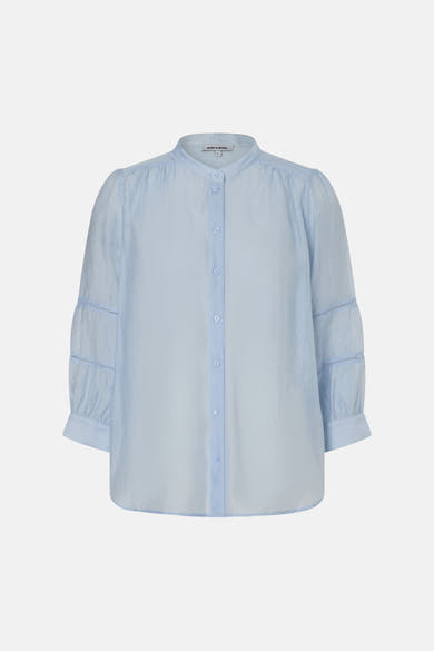 Blauwe blouse met lange mouwen van MORE & MORE, met opstaande kraag en ajourdetails.