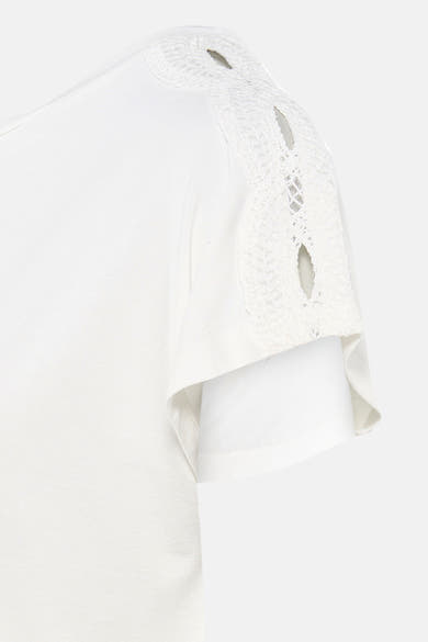 Wit T-shirt met korte mouwen van MORE & MORE met ajourkant en uitsnijdingen op de schouder.