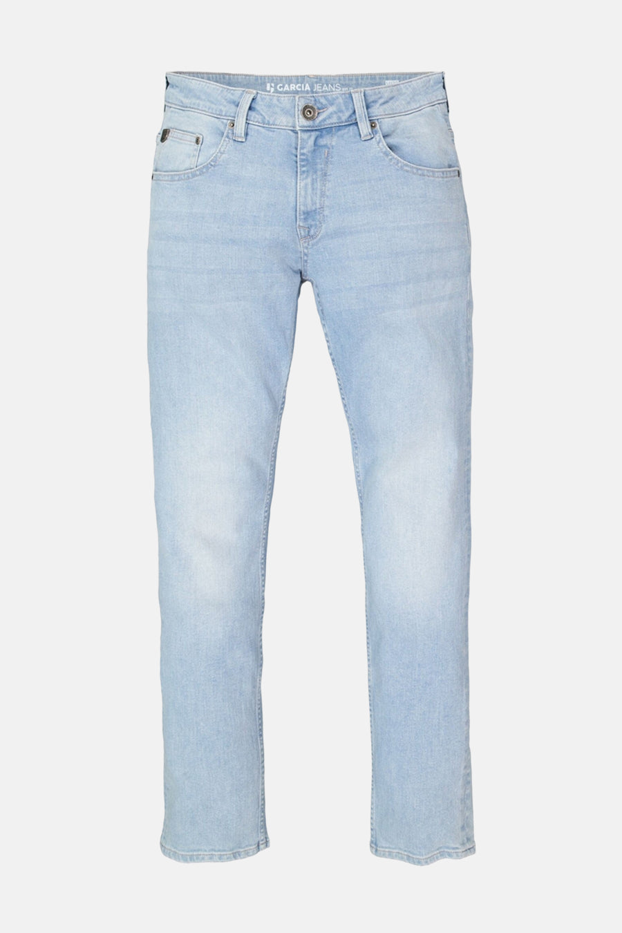 Jean droit en denim bleu clair de GARCIA, coupe droite classique avec poches avant et arrière.