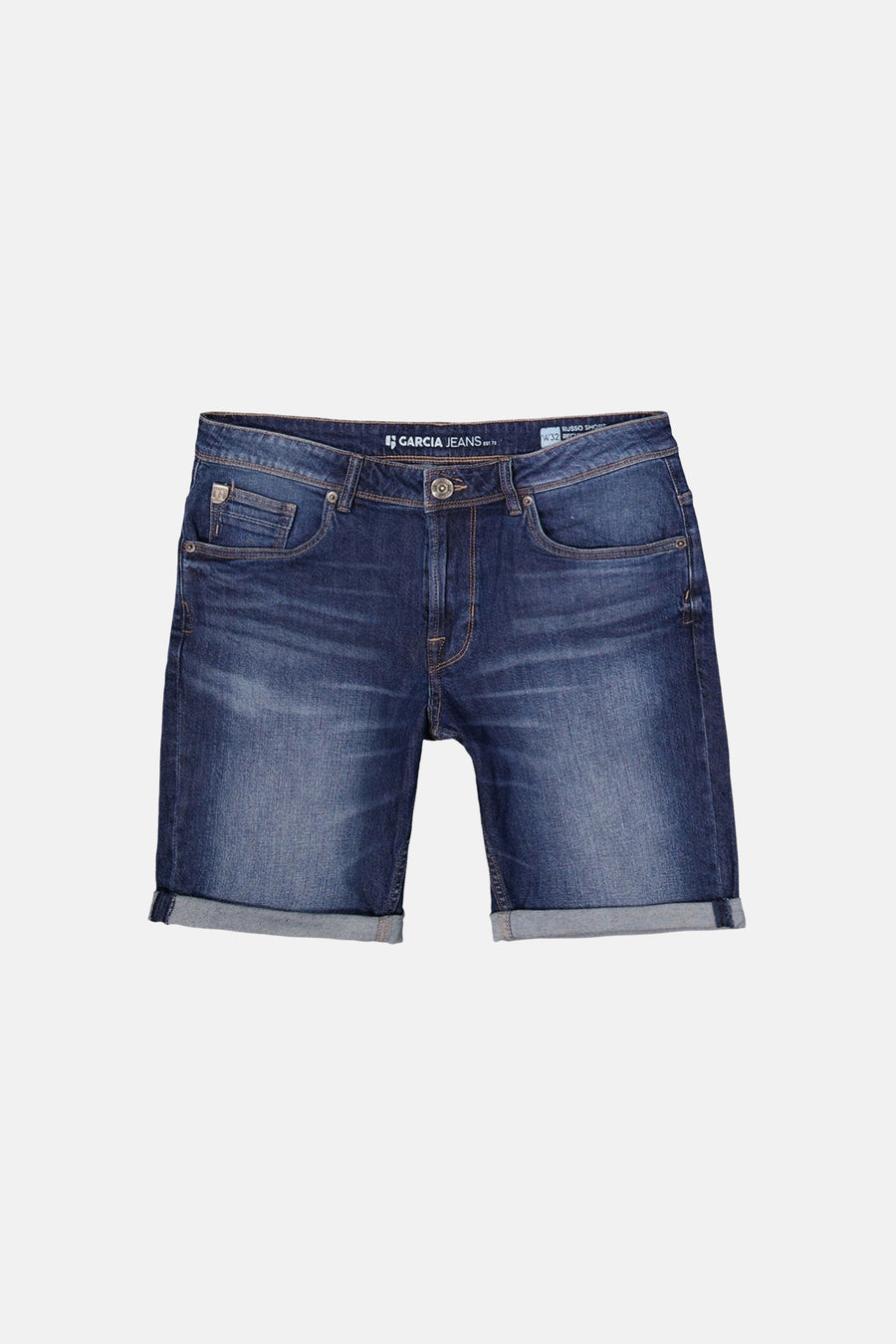 Short en jeans bleu denim de GARCIA, avec délavage, revers roulés et poches frontales.