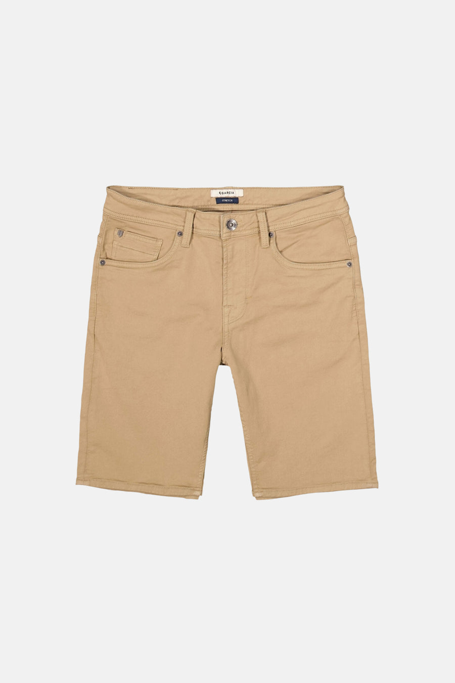 Short en jeans beige de GARCIA avec cinq poches, passants de ceinture, bouton et fermeture éclair.