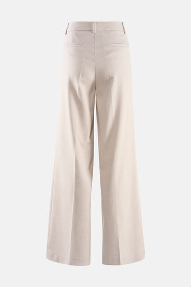 Pantalon de costume beige de MORE & MORE, coupe ample avec poches arrière et texture subtile.
