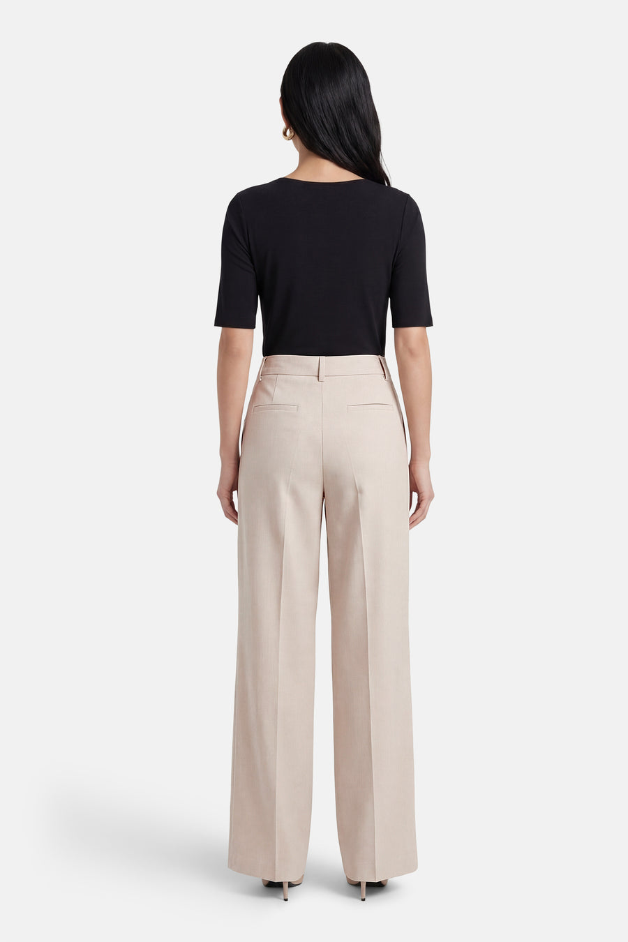 Pantalon de costume beige de MORE & MORE, coupe large, taille haute, avec poches arrière et ourlets invisibles.