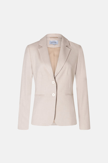Beige blazer van MORE & MORE met een sluiting met twee knopen en paspelzakken.