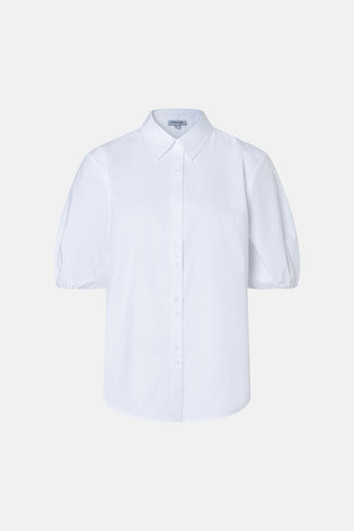 Wit blouse met korte mouwen, van MORE & MORE, met knoopsluiting en pofmouwen bij de schouders.