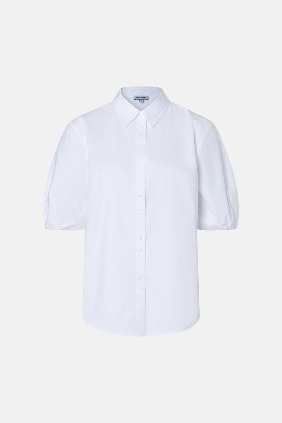 Wit blouse met korte mouwen, van MORE & MORE, met knoopsluiting en pofmouwen bij de schouders.