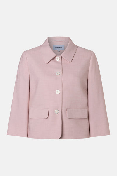Veste courte rose en tissu texturé de MORE & MORE, avec col classique, poches plaquées et boutonnage sur le devant.