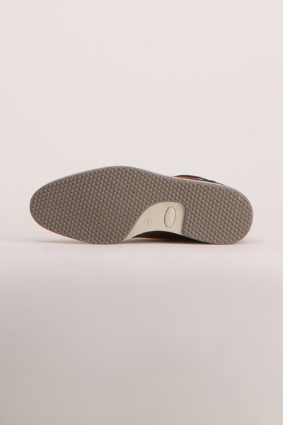 Bruine BULLBOXER-sneakers, buitenzool met kubusvormig patroon, onderaanzicht.
