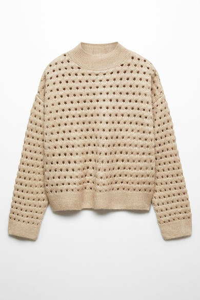 Pull beige de MANGO, à col rond et à larges mailles ajourées sur toute la surface.
