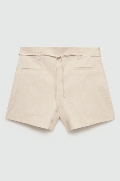 Korte beige short van MANGO, met trekkoord in de taille en paspelzakken achter.