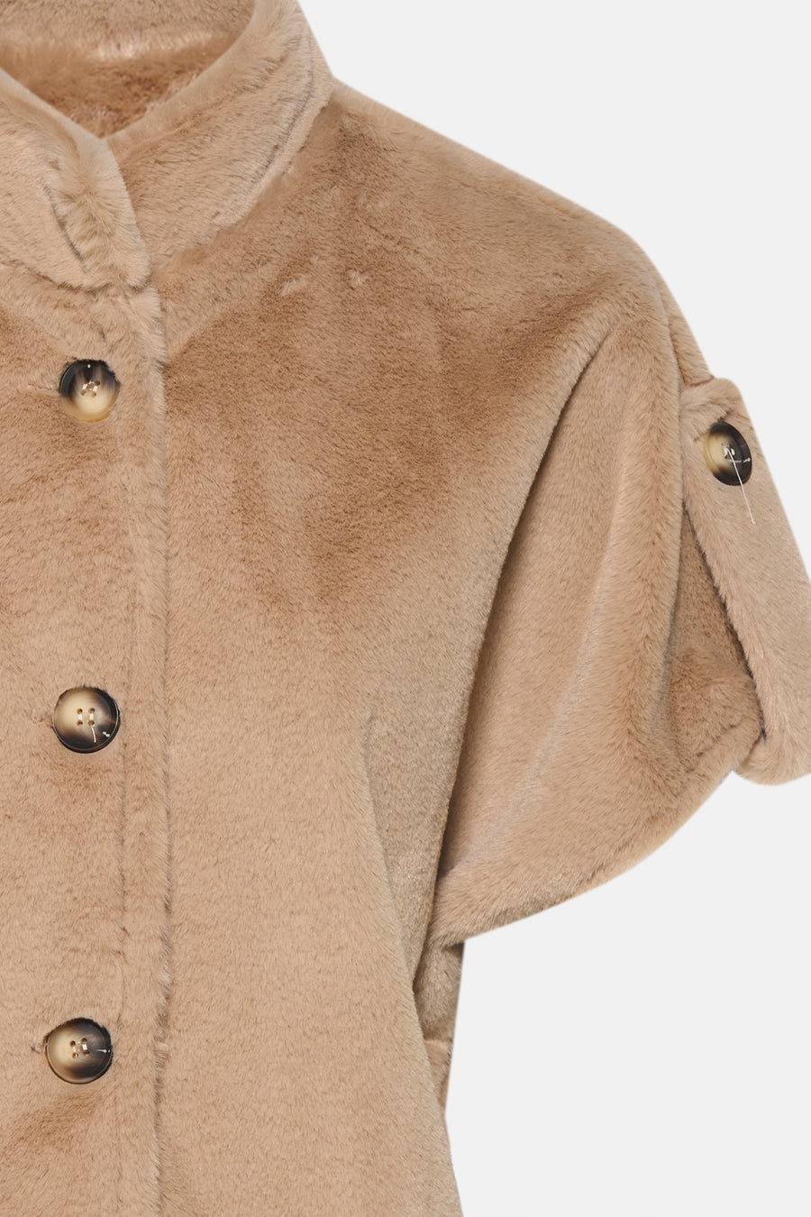Beige nepbonten gilet van Terra di Siena, met knopen en korte mouwen.