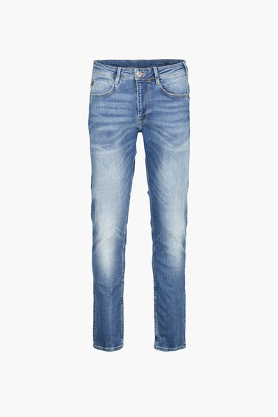 Jean slim en denim bleu moyen de GARCIA, avec un délavage subtil et une texture légèrement usée.