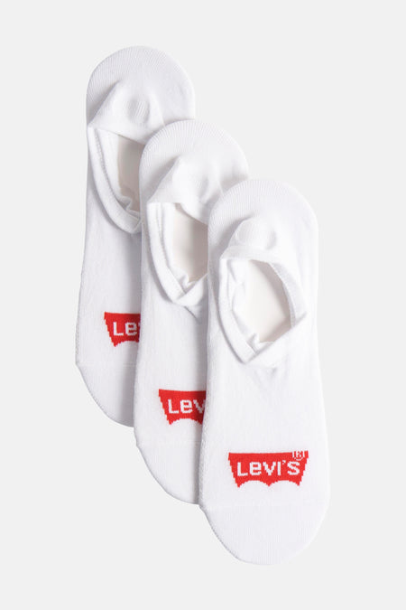 Chaussettes courtes blanches de Levi's, avec logo rouge sur le devant, présentées en ensemble de trois.