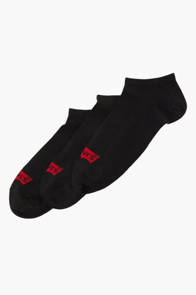 Set van drie zwarte enkelsokken van Levi's® Accessories, met rood logo op de voorkant van de voet.