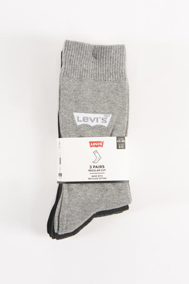 Chaussettes grises en coton recyclé de Levi's, présentées avec une étiquette indiquant la taille.
