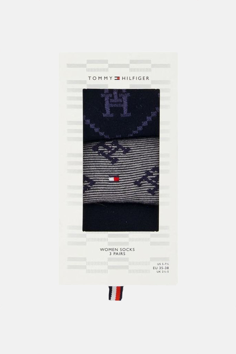 Ensemble de trois paires de chaussettes pour femmes bleu marine de Tommy Jeans, avec motifs jacquard.
