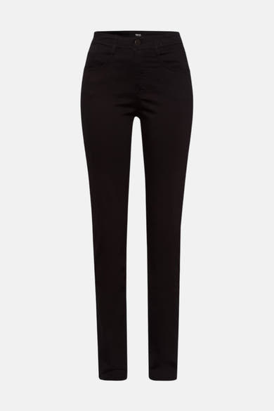 Zwarte rechte jeans van Brax, klassieke pasvorm op een witte achtergrond.