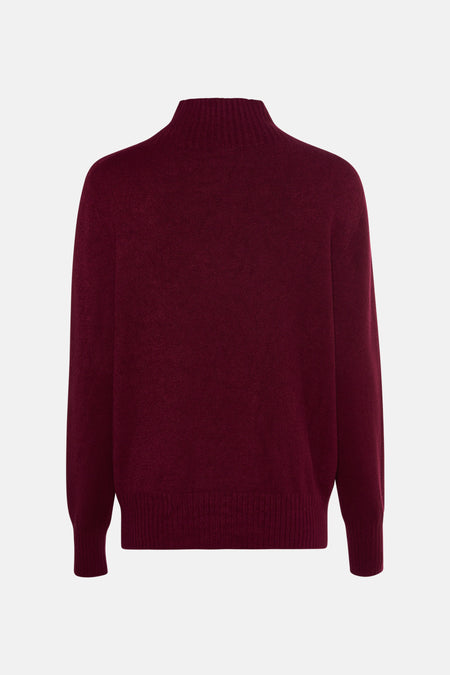 Pull à col montant rouge Terra di Siena en maille fine, vue de face.