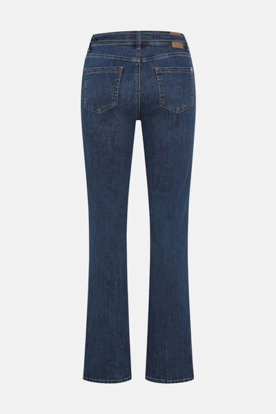 Jean bootcut en denim bleu moyen de BRAX, avec des poches arrière et une coupe évasée.
